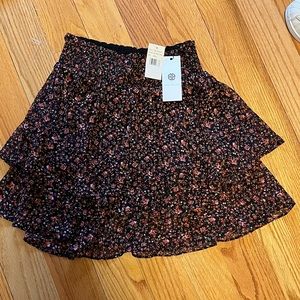 WOMENS size S floral skirt - NWT